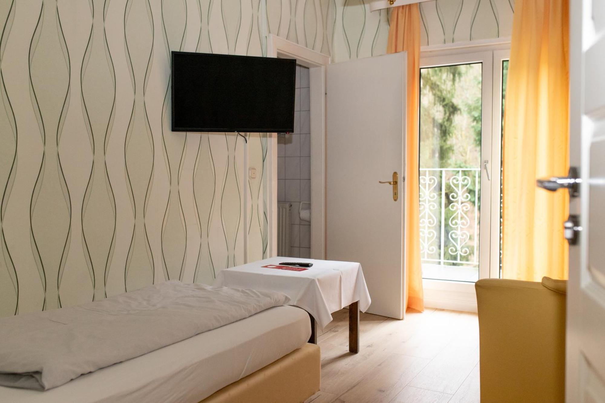 Kurhotel Quellenhof Bad Bertrich Szoba fotó